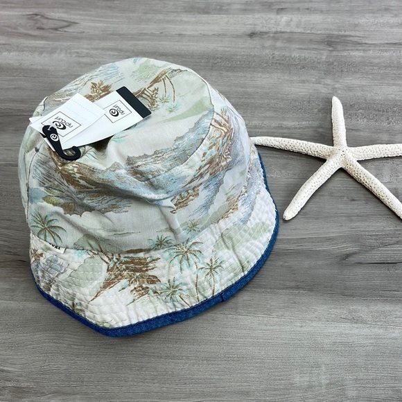 Rip Curl Accessories - 🔆RIP CURL🔆 POST CARD BEACH BUCKET HAT